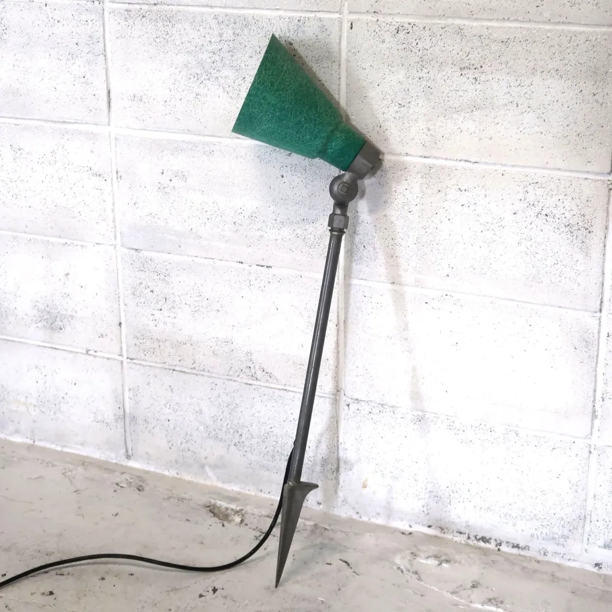 ミッドセンチュリー ファイバーシェード スパイクランプ