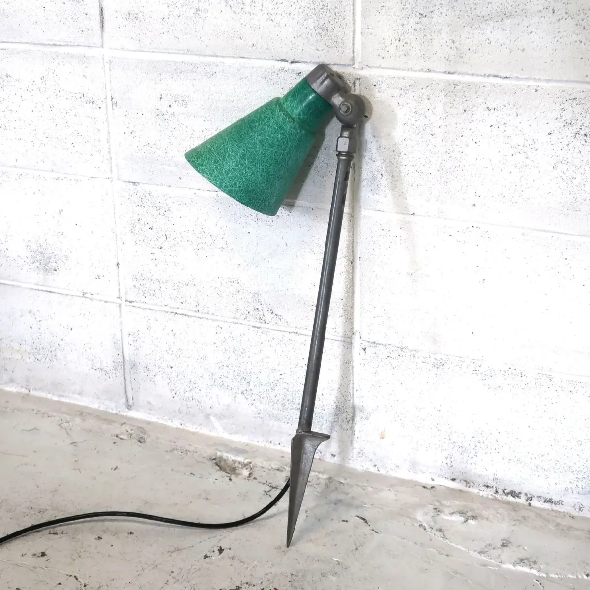 ミッドセンチュリー ファイバーシェード スパイクランプ