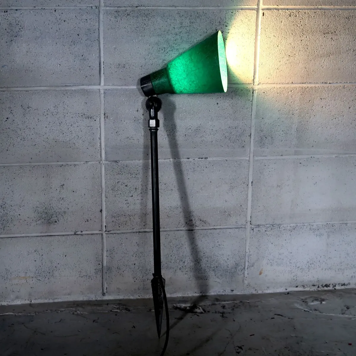 ミッドセンチュリー ファイバーシェード スパイクランプ