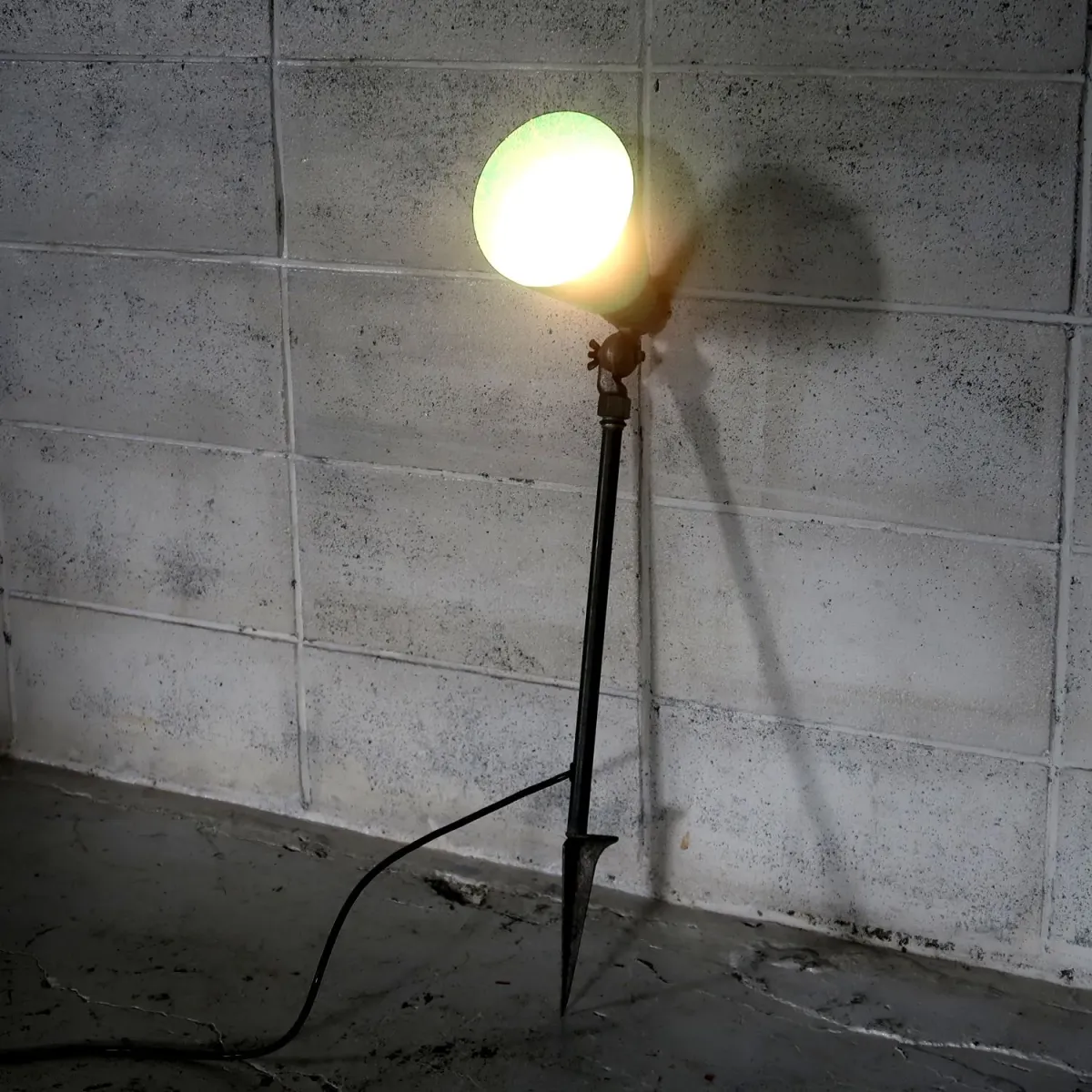 ミッドセンチュリー ファイバーシェード スパイクランプ