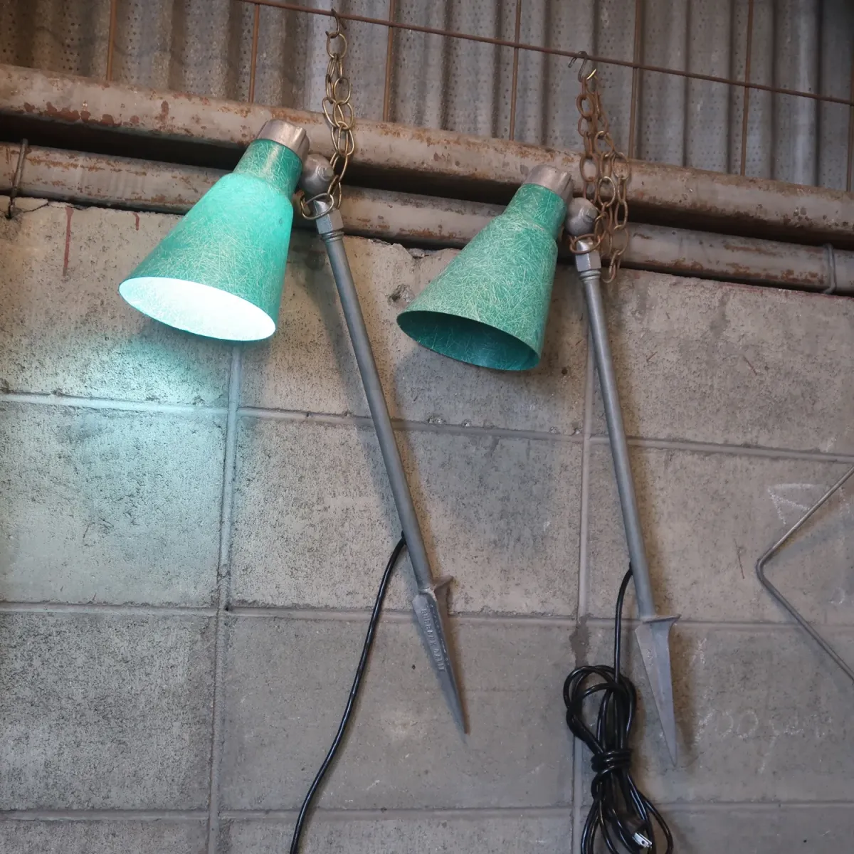 ミッドセンチュリー ファイバーシェード スパイクランプ