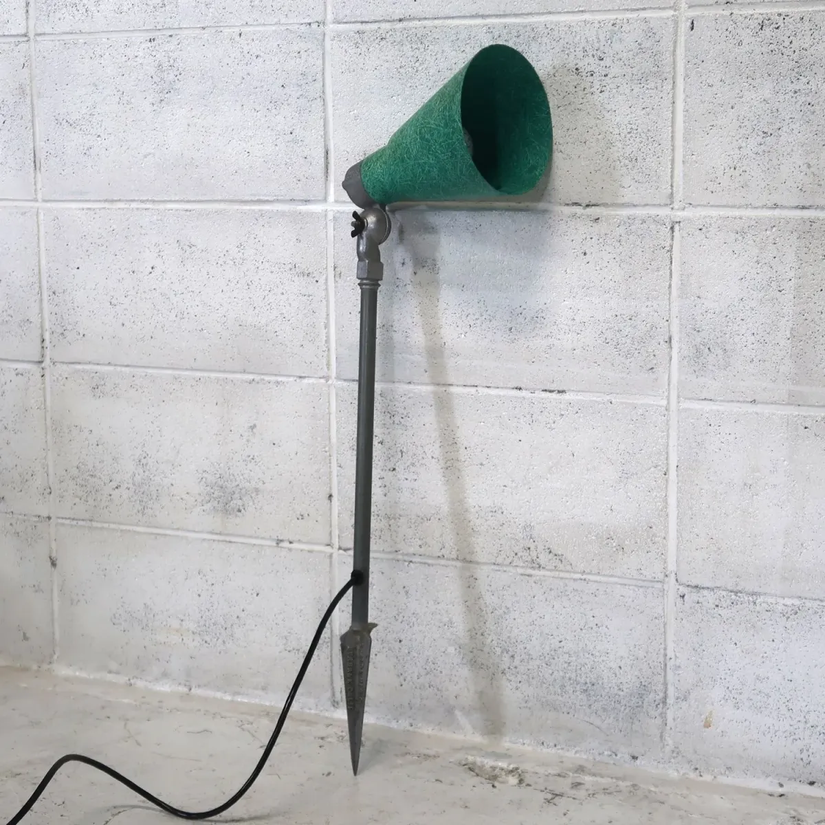 ミッドセンチュリー ファイバーシェード スパイクランプ