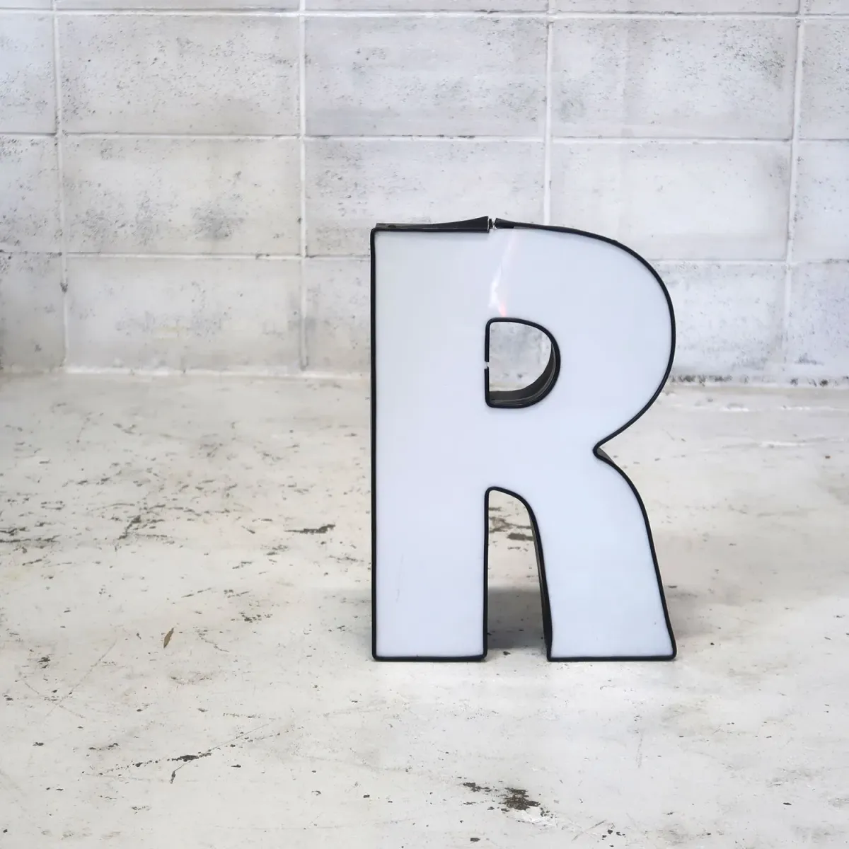 ビンテージ レターサイン R