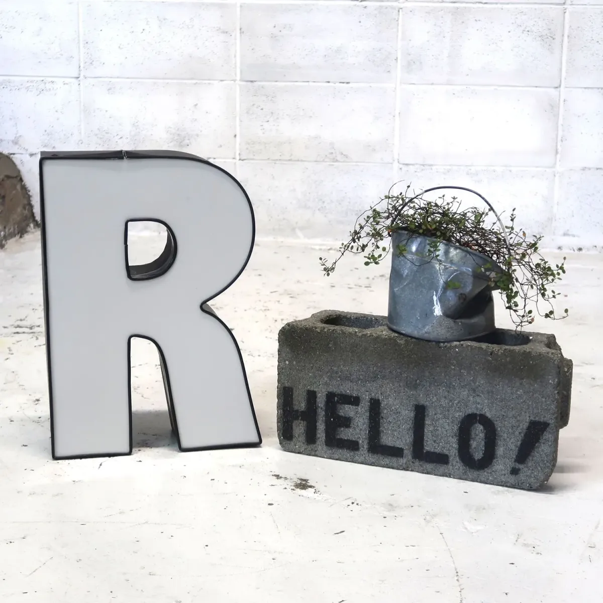 ビンテージ レターサイン R