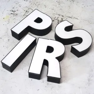 ビンテージ レターサイン R