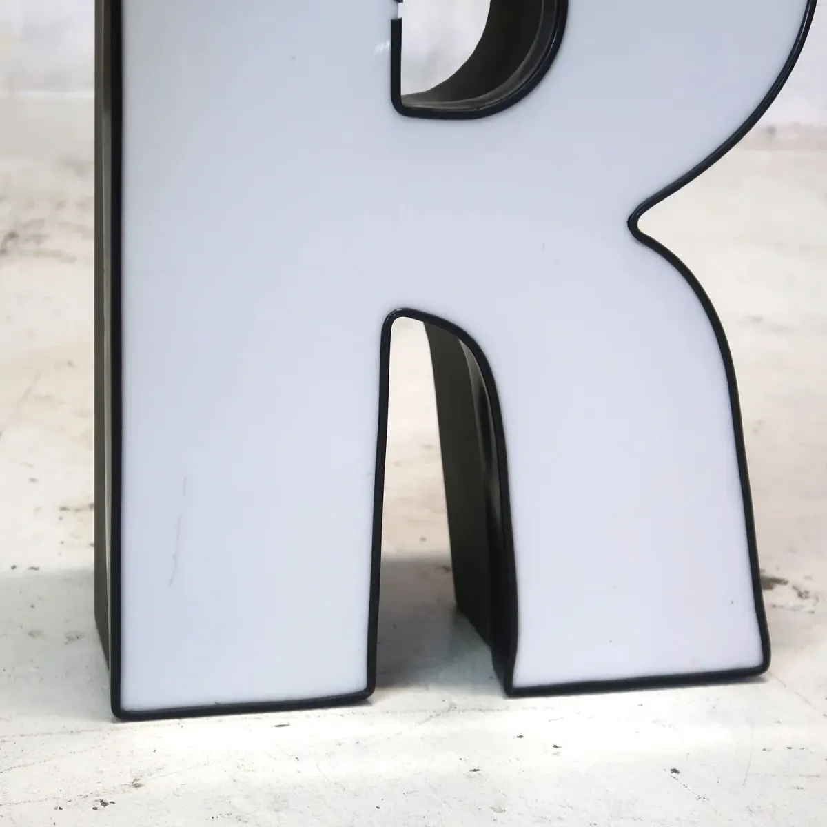 ビンテージ レターサイン R