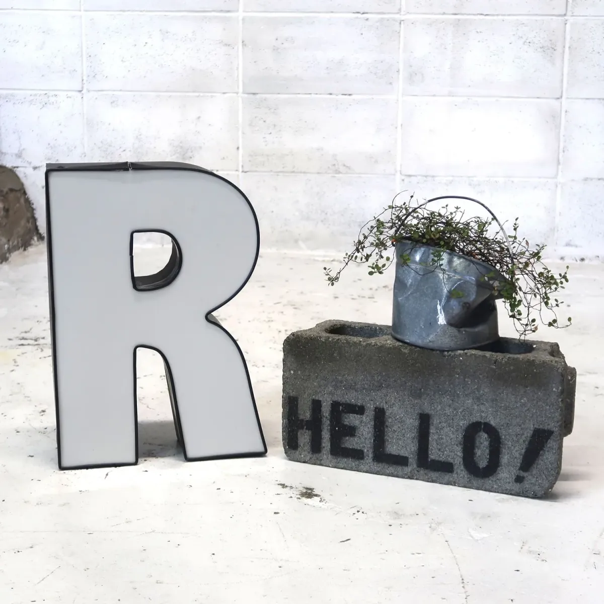 ビンテージ レターサイン R