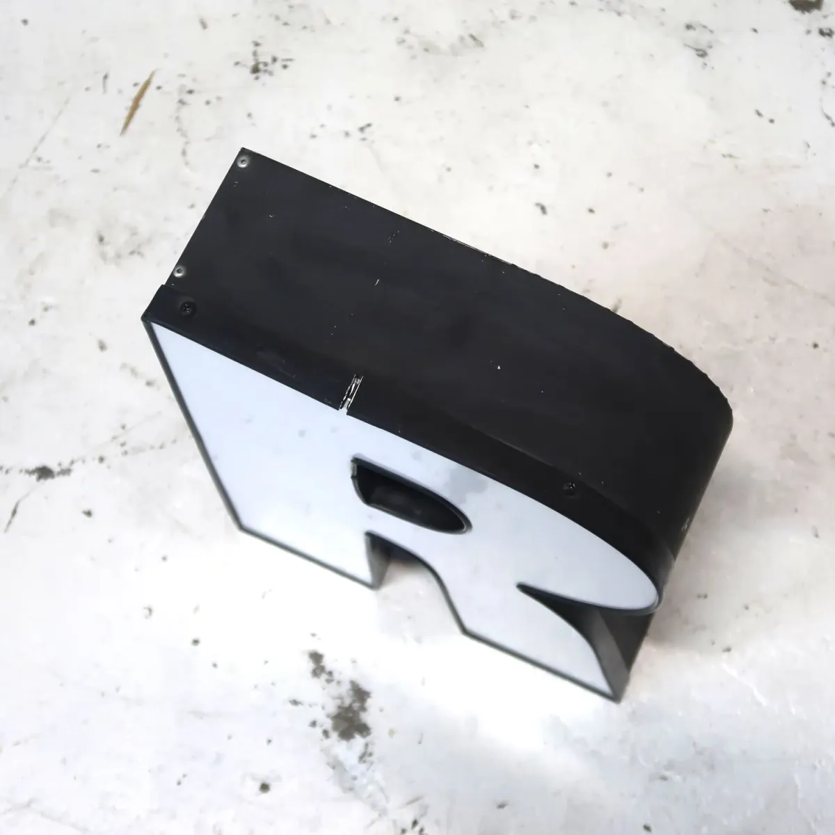 ビンテージ レターサイン R