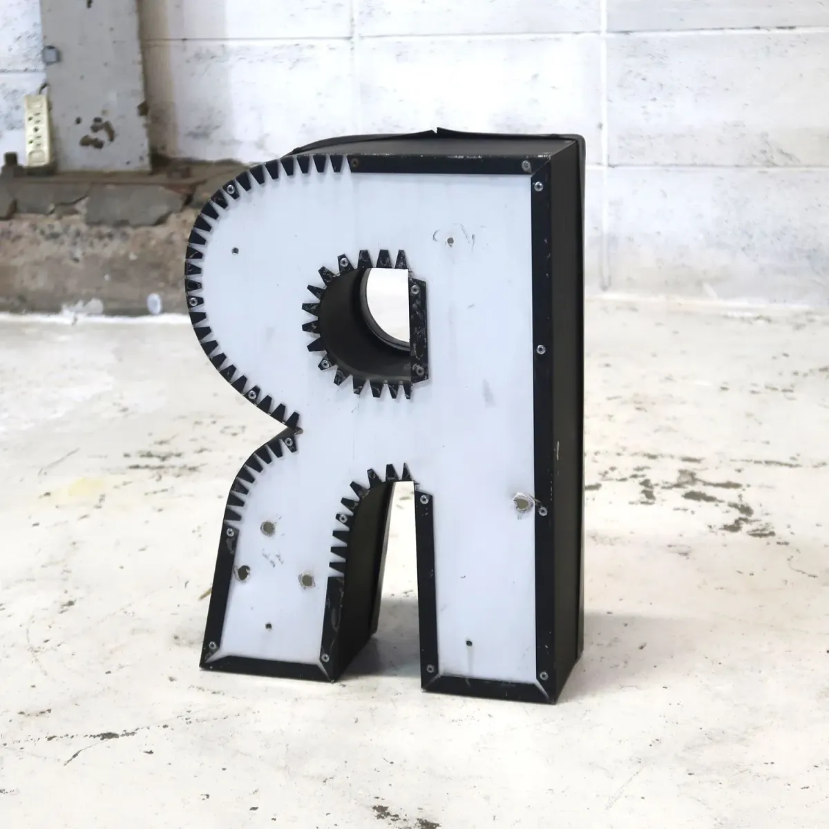 ビンテージ レターサイン R