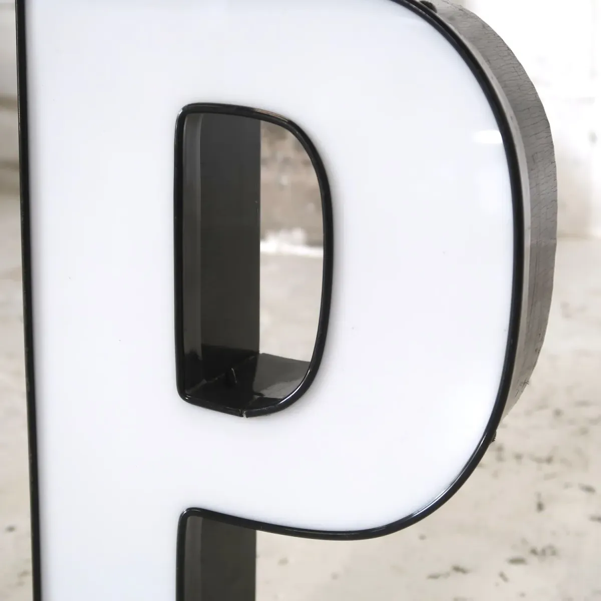 ビンテージ レターサイン P