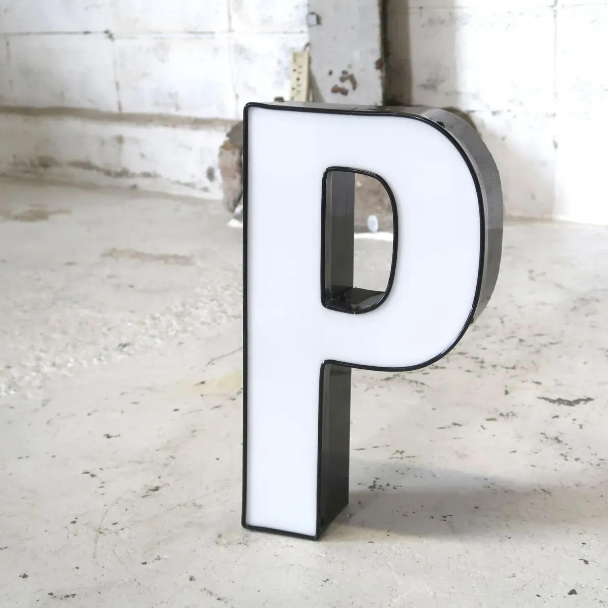 ビンテージ レターサイン P