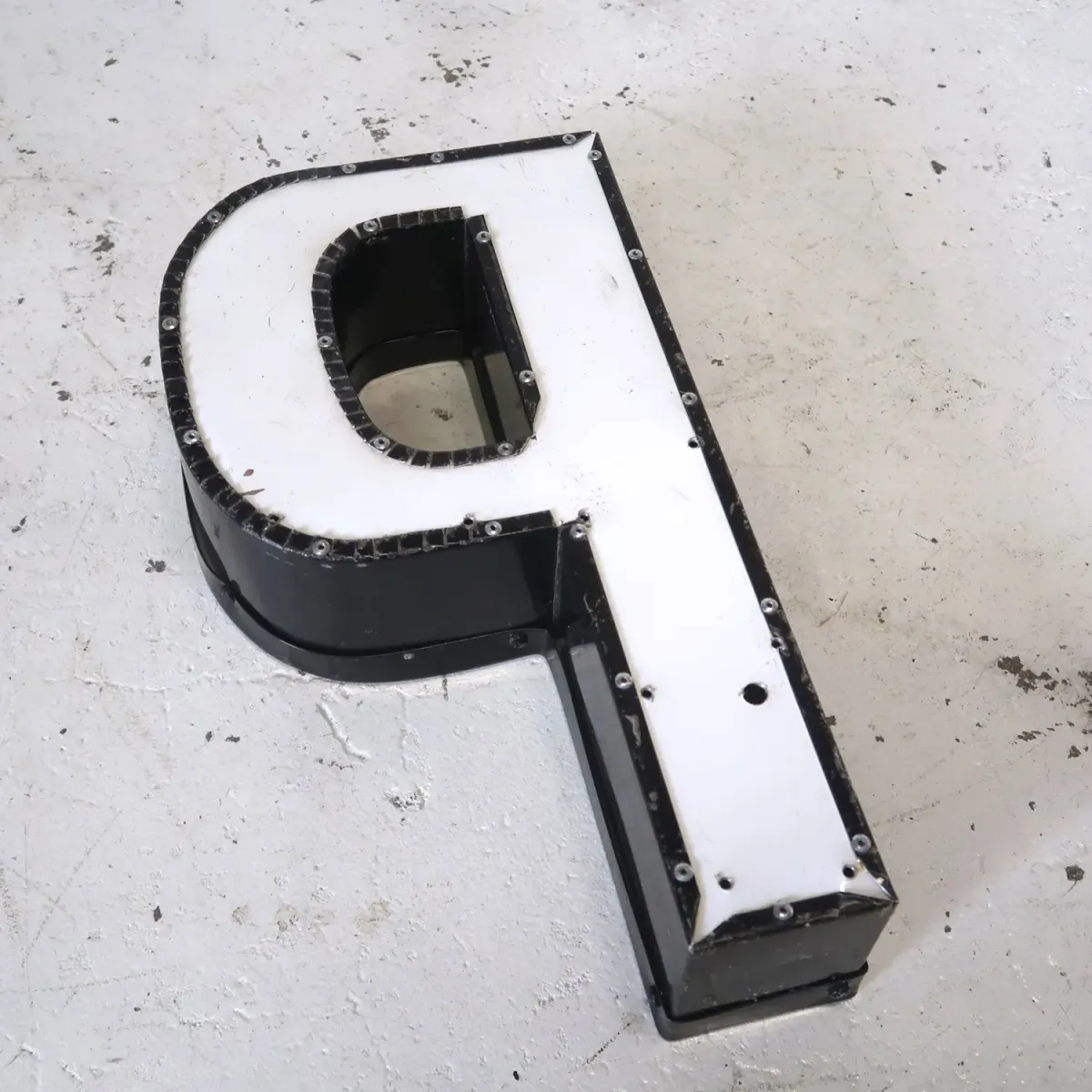 ビンテージ レターサイン P