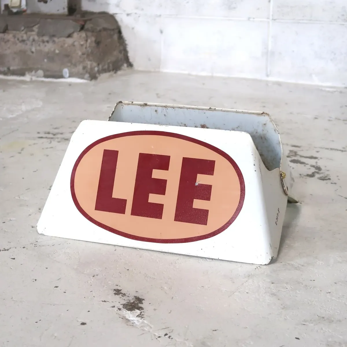 LEE ビンテージ タイヤディスプレイラック