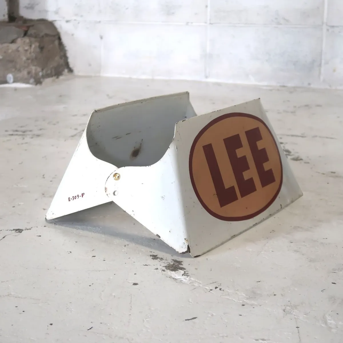 LEE ビンテージ タイヤディスプレイラック