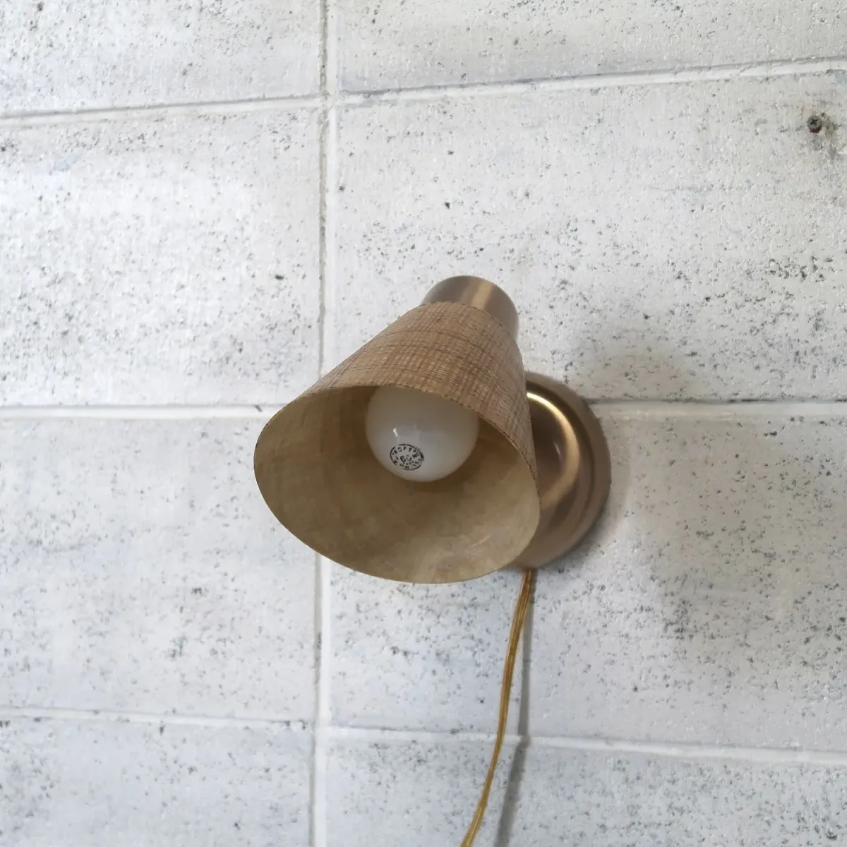 ミッドセンチュリー ファイバーブラケットランプ