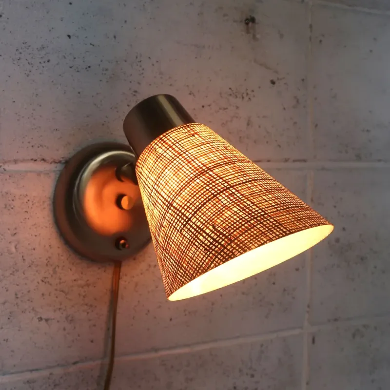 ミッドセンチュリー ファイバーブラケットランプ