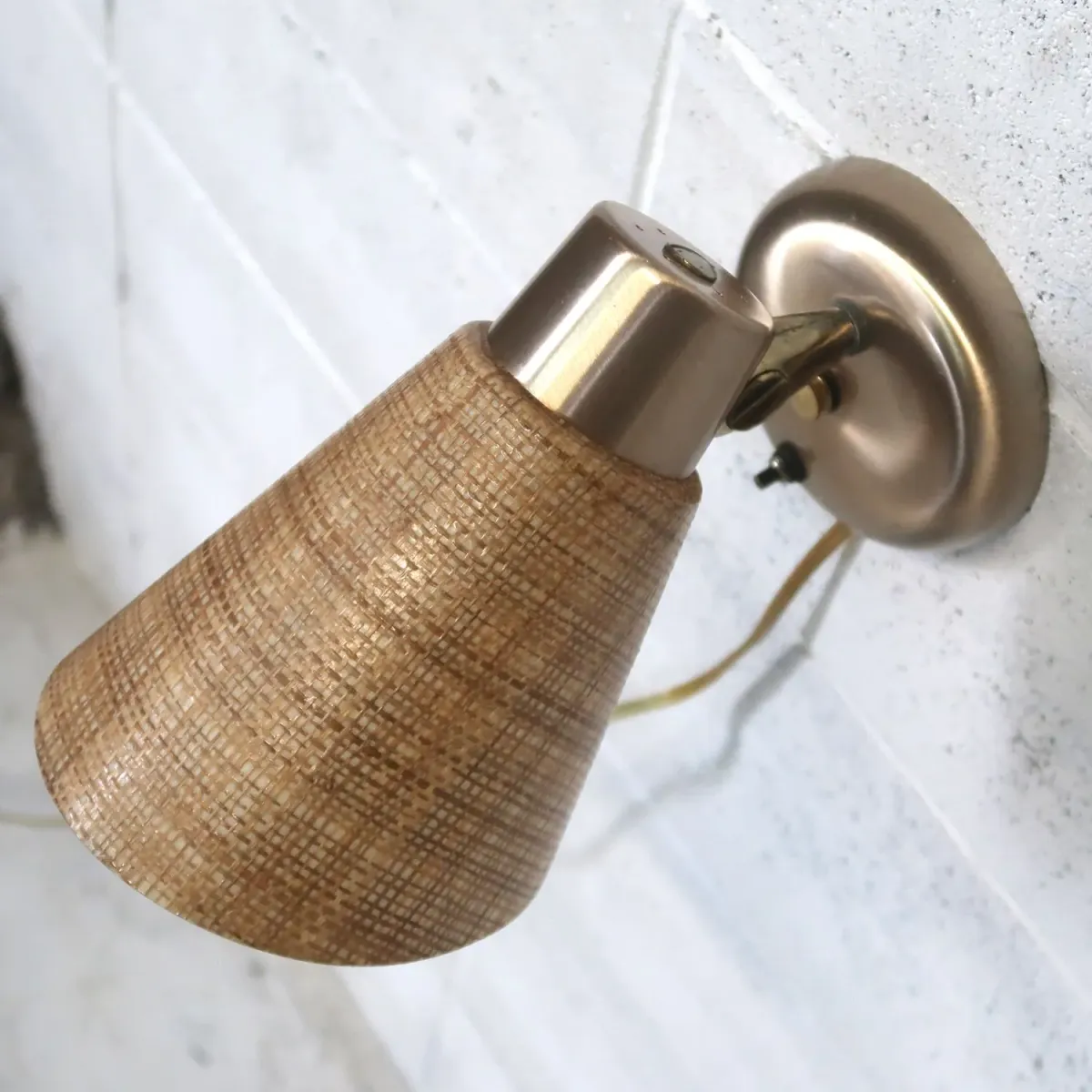 ミッドセンチュリー ファイバーブラケットランプ