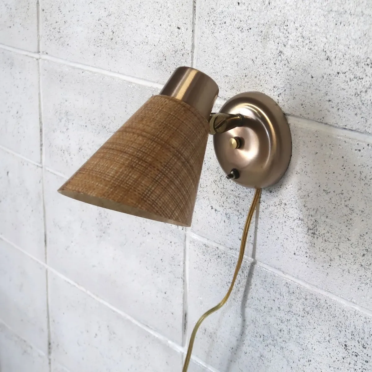 ミッドセンチュリー ファイバーブラケットランプ