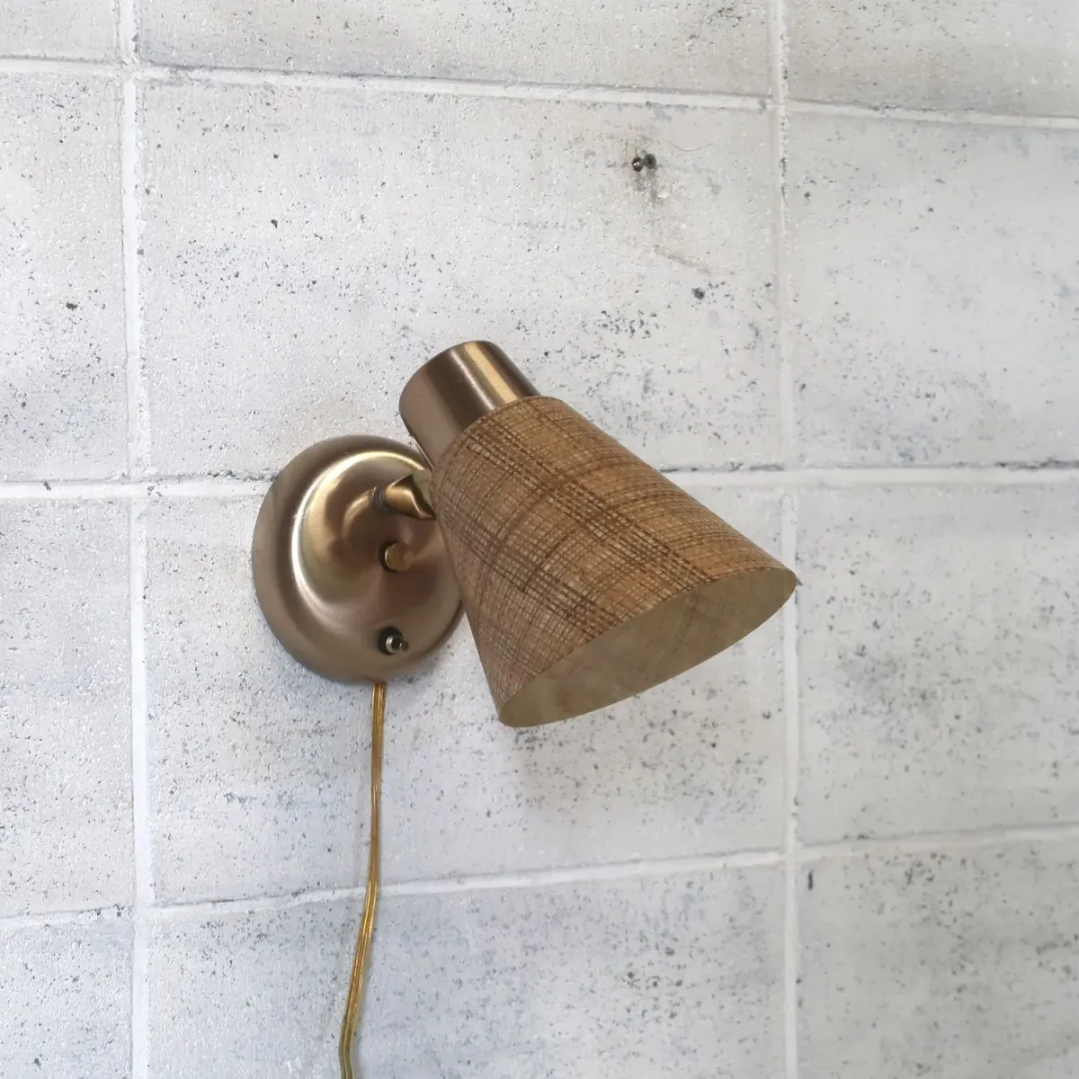 ミッドセンチュリー ファイバーブラケットランプ