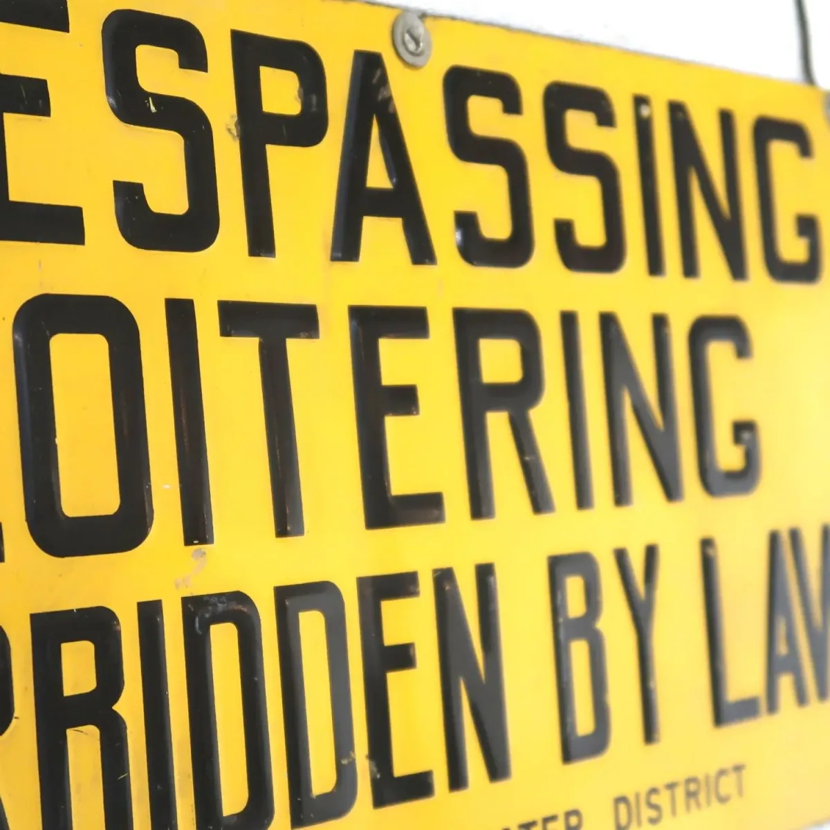 TRESPASSING FORBIDDEN ビンテージ メタルサイン