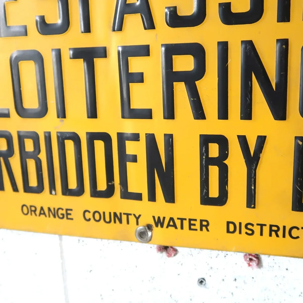 TRESPASSING FORBIDDEN ビンテージ メタルサイン