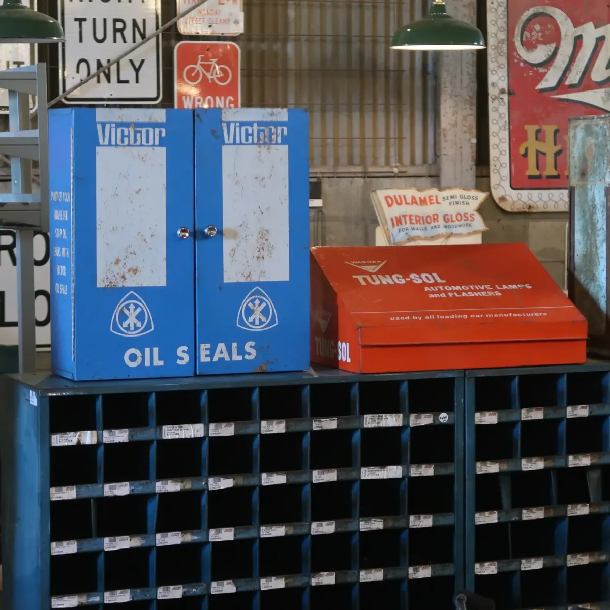 Victor ビンテージ パーツキャビネット