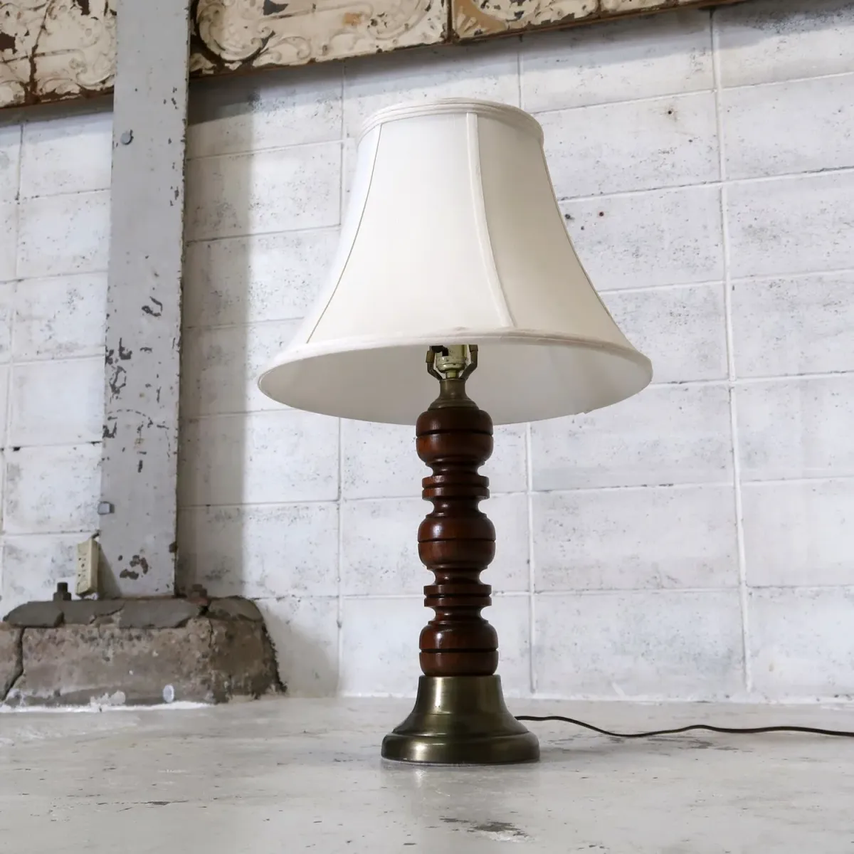 アンティーク モダンデザイン テーブルランプ