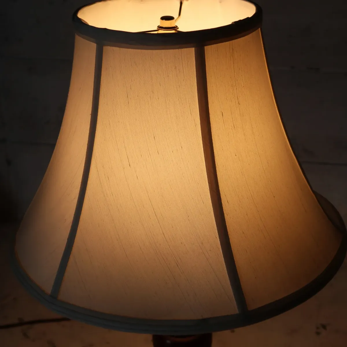 アンティーク モダンデザイン テーブルランプ