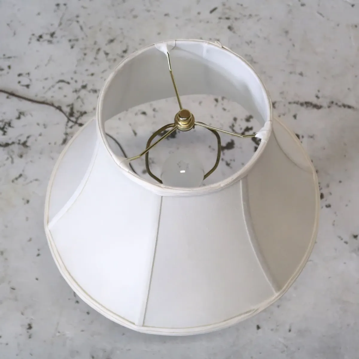 アンティーク モダンデザイン テーブルランプ