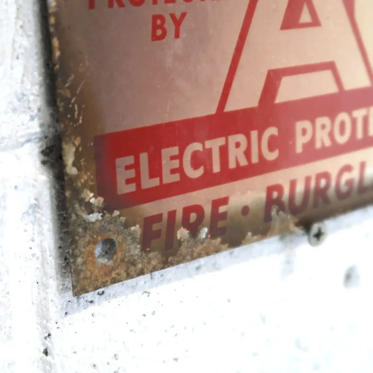 ADT ビンテージ メタルサイン