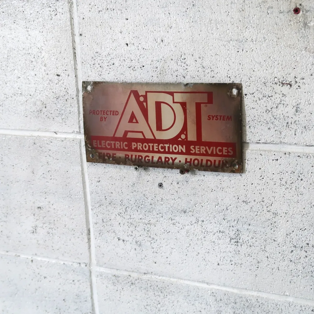 ADT ビンテージ メタルサイン