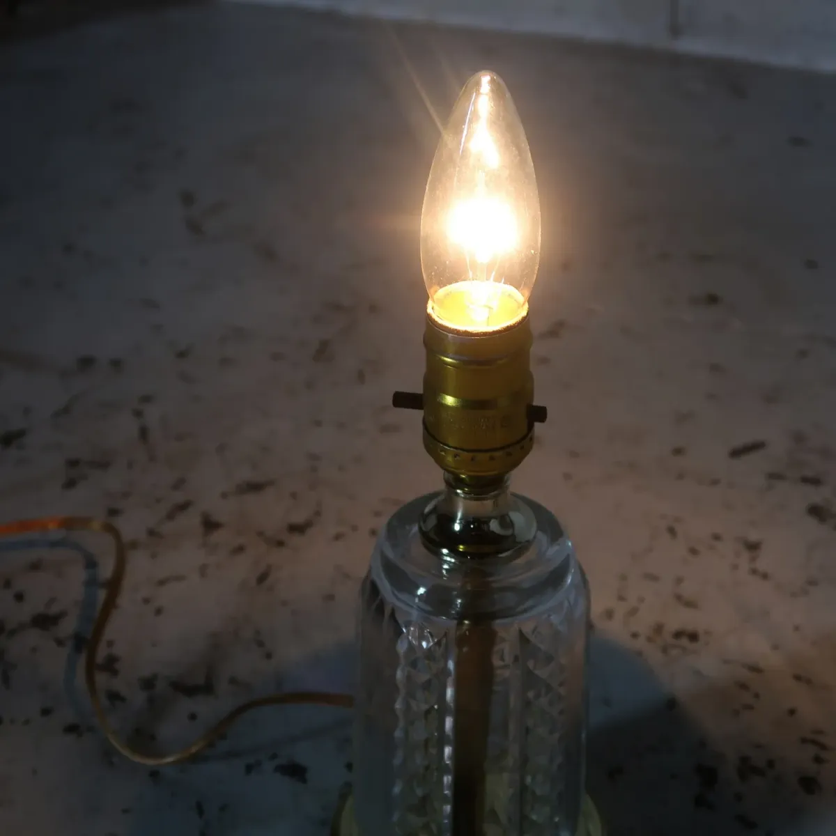 アンティーク ガラスベース テーブルランプ