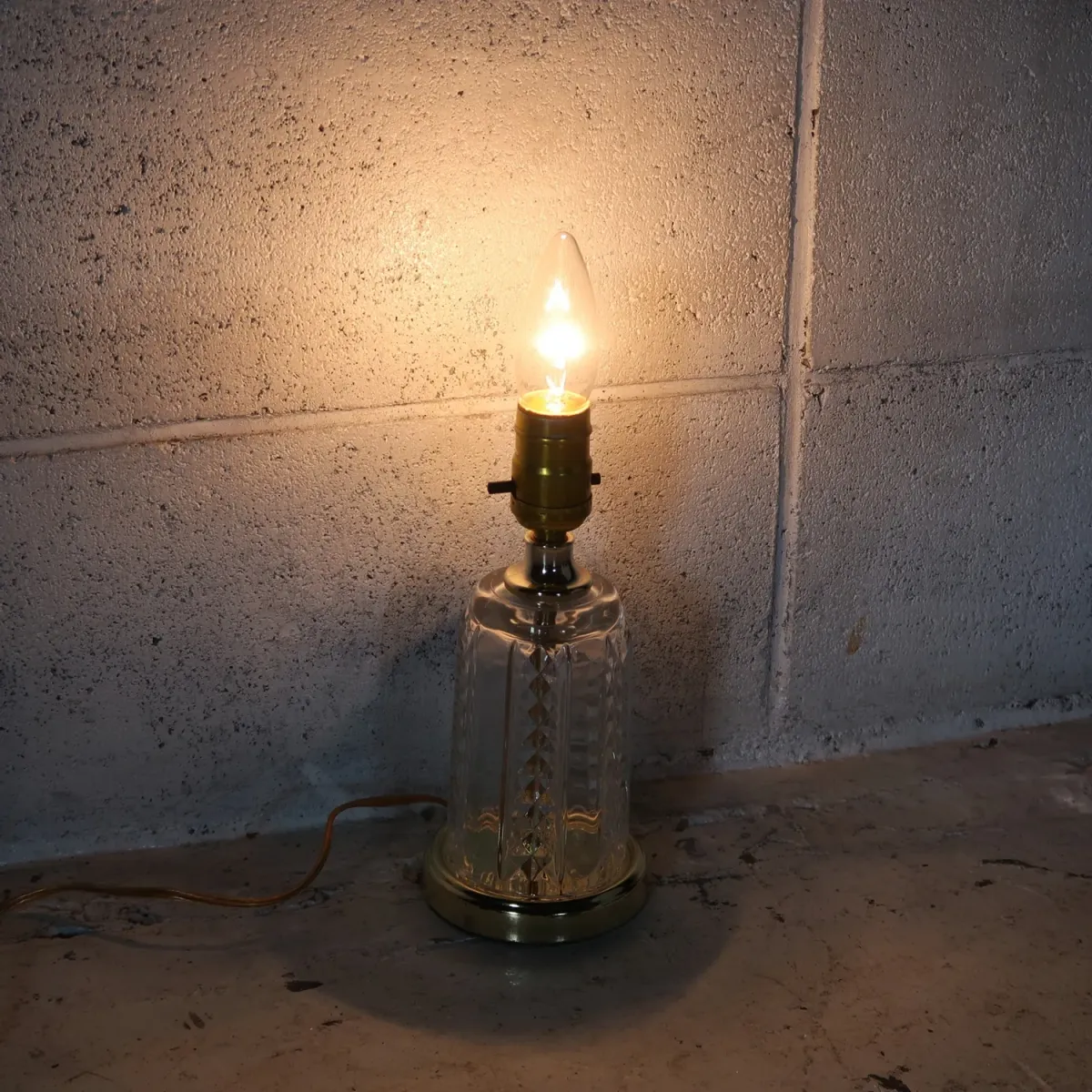 アンティーク ガラスベース テーブルランプ