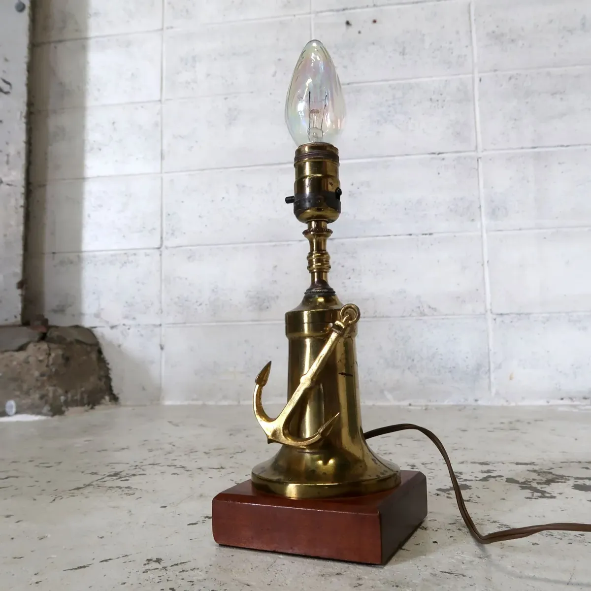 アンティーク メタルデザイン テーブルランプ アンカーモチーフ