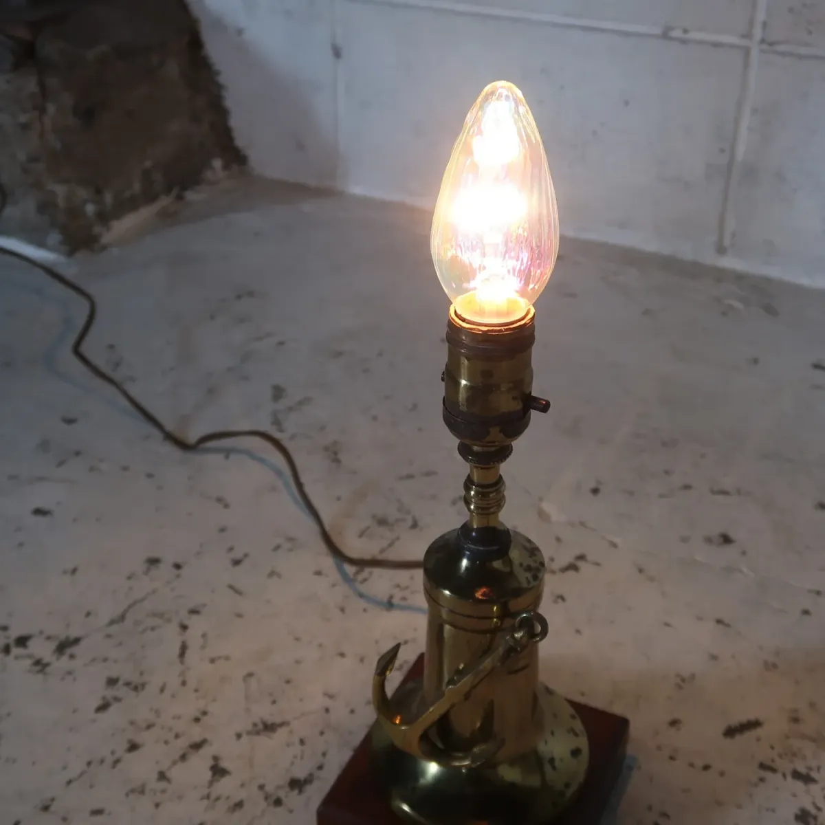 アンティーク メタルデザイン テーブルランプ アンカーモチーフ