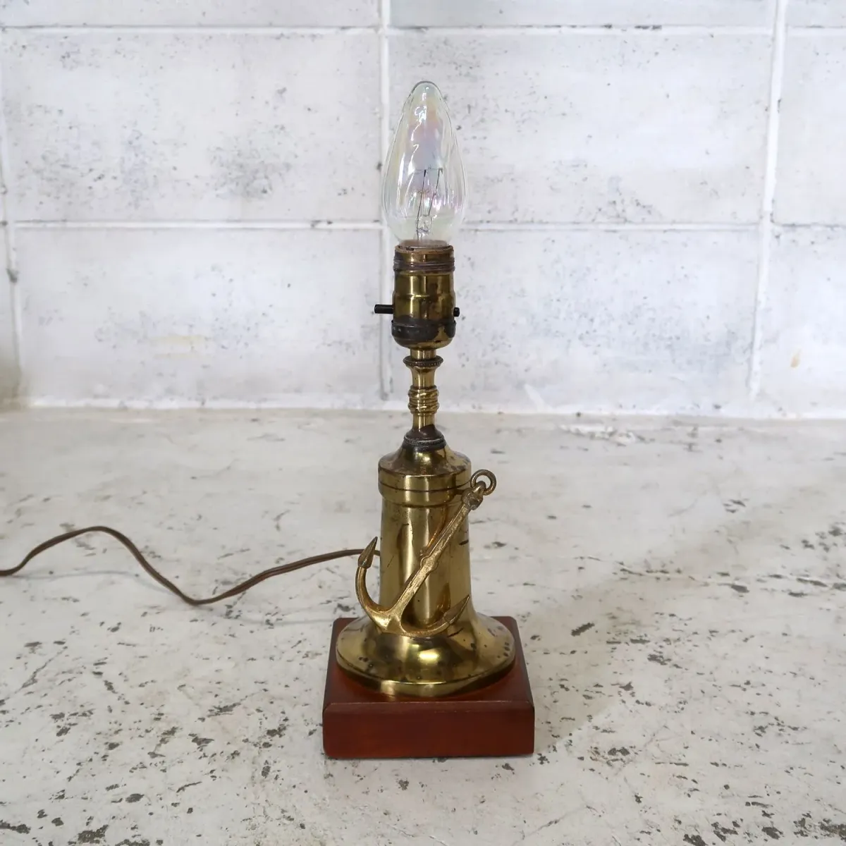 アンティーク メタルデザイン テーブルランプ アンカーモチーフ