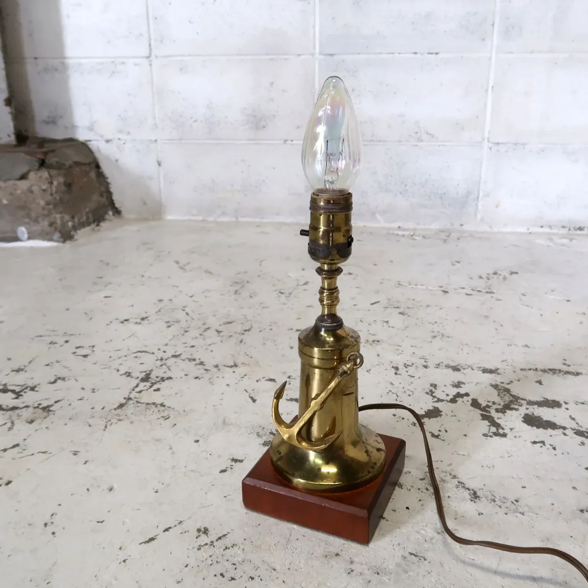 アンティーク メタルデザイン テーブルランプ アンカーモチーフ