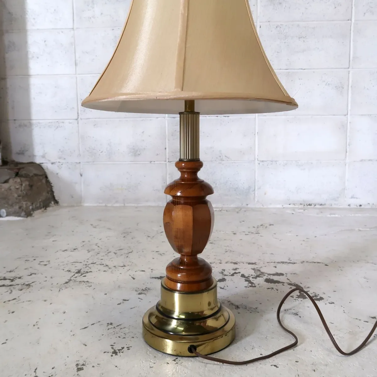 アンティーク モダンデザイン テーブルランプ