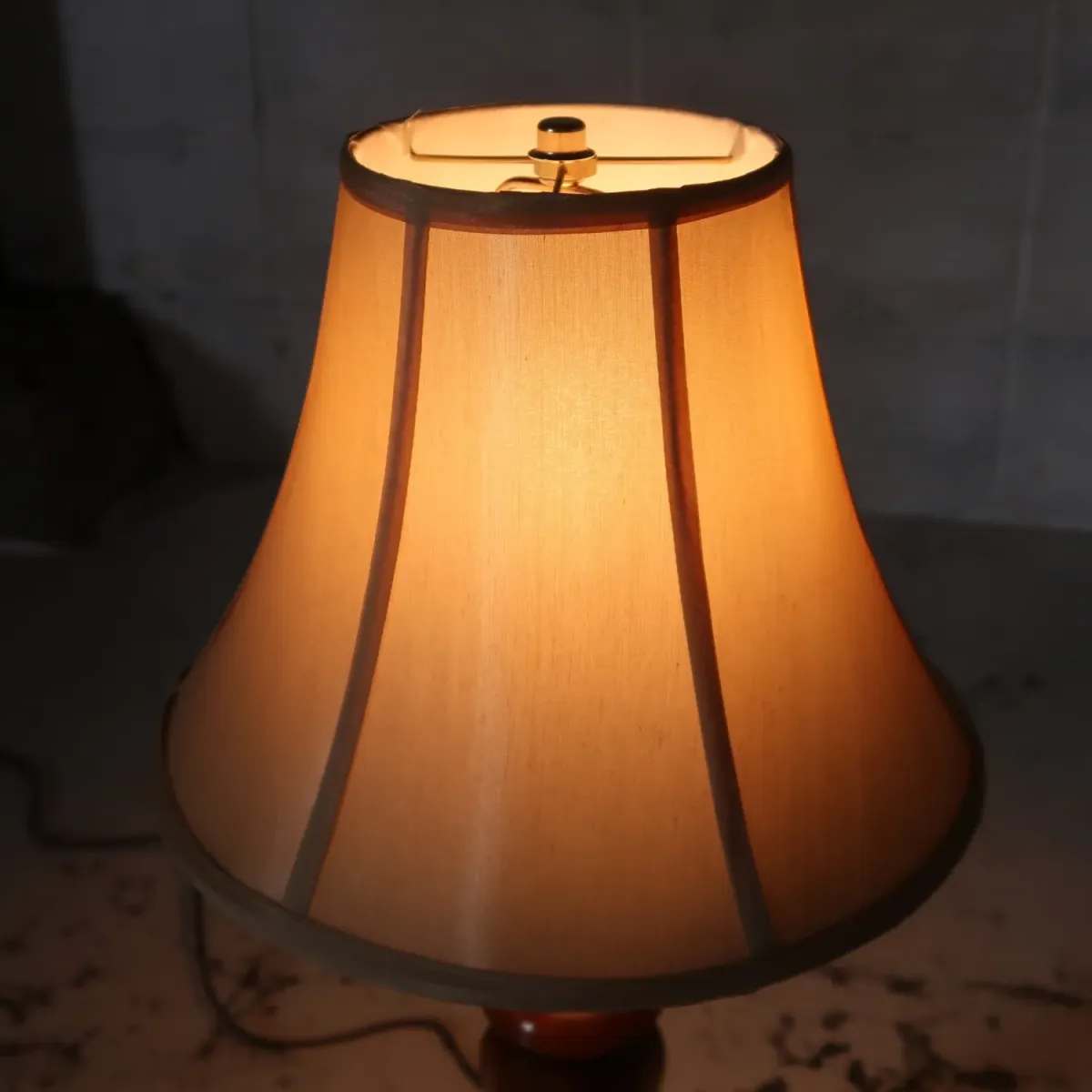 アンティーク モダンデザイン テーブルランプ