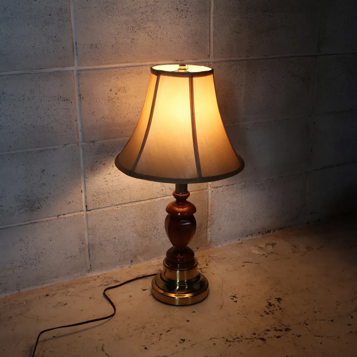 アンティーク モダンデザイン テーブルランプ