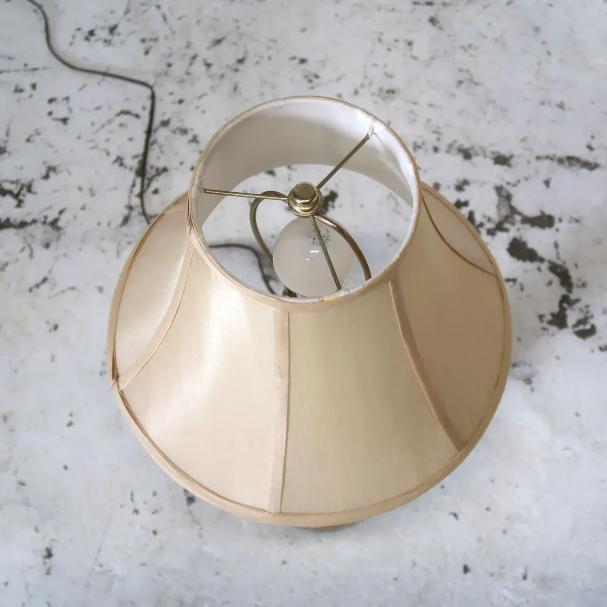 アンティーク モダンデザイン テーブルランプ