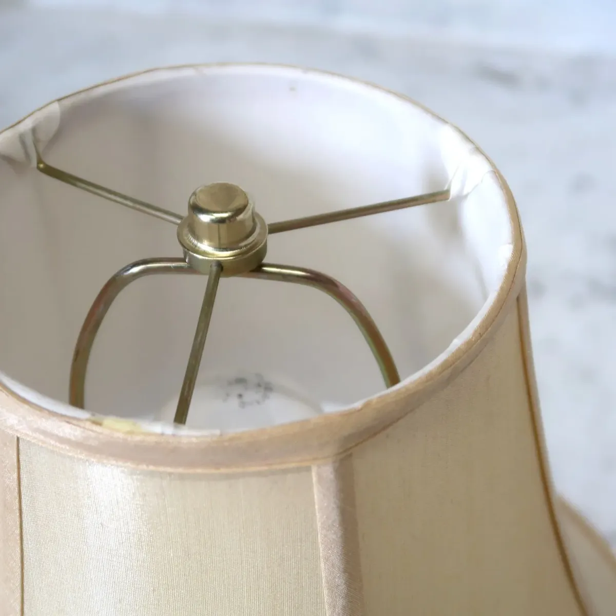 アンティーク モダンデザイン テーブルランプ