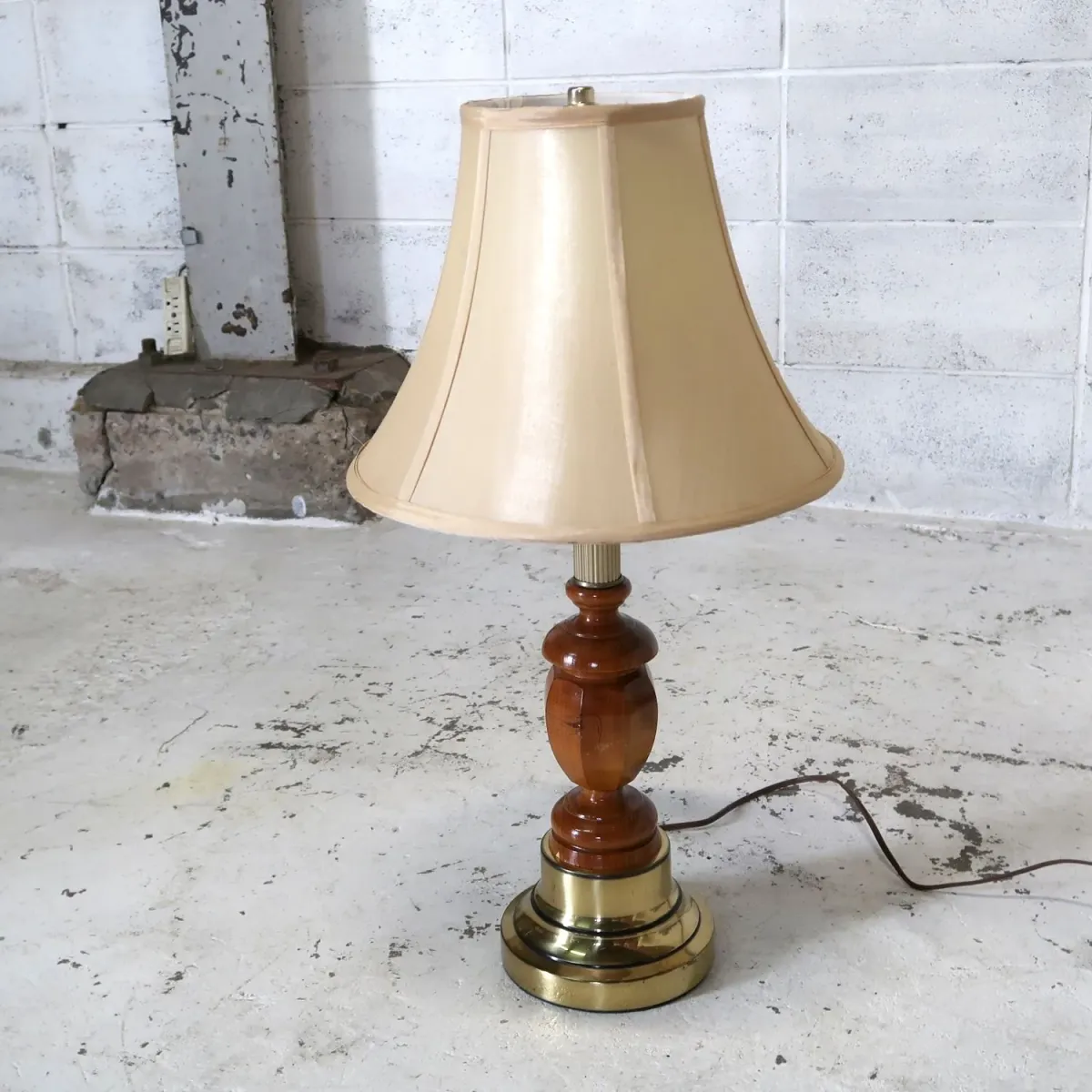 アンティーク モダンデザイン テーブルランプ