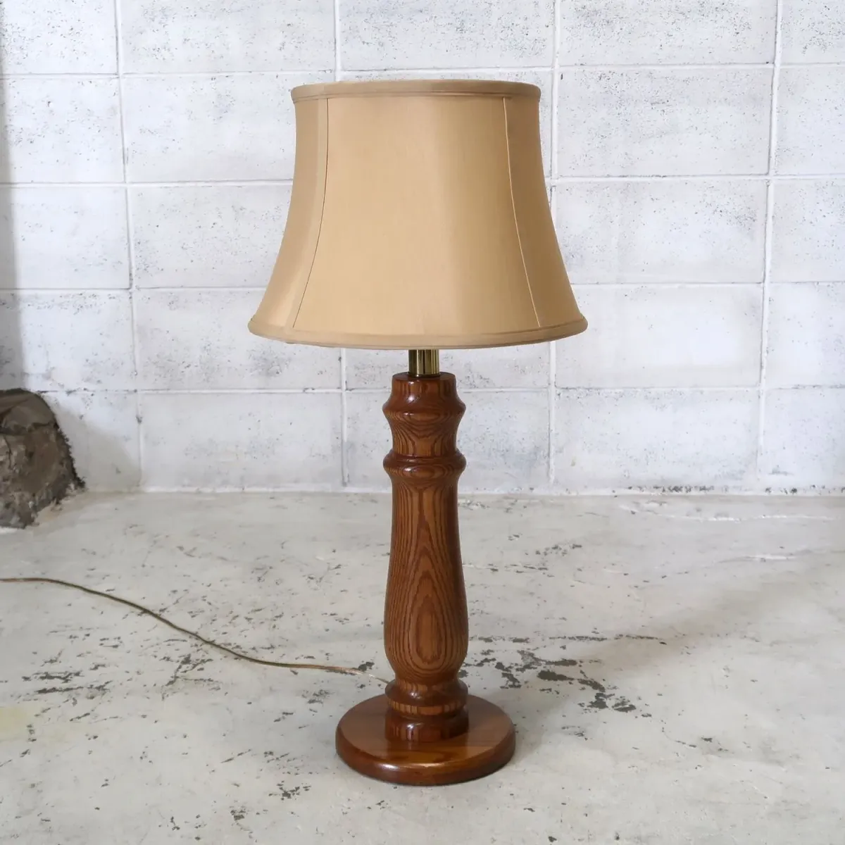 アンティーク ウッドベース テーブルランプ