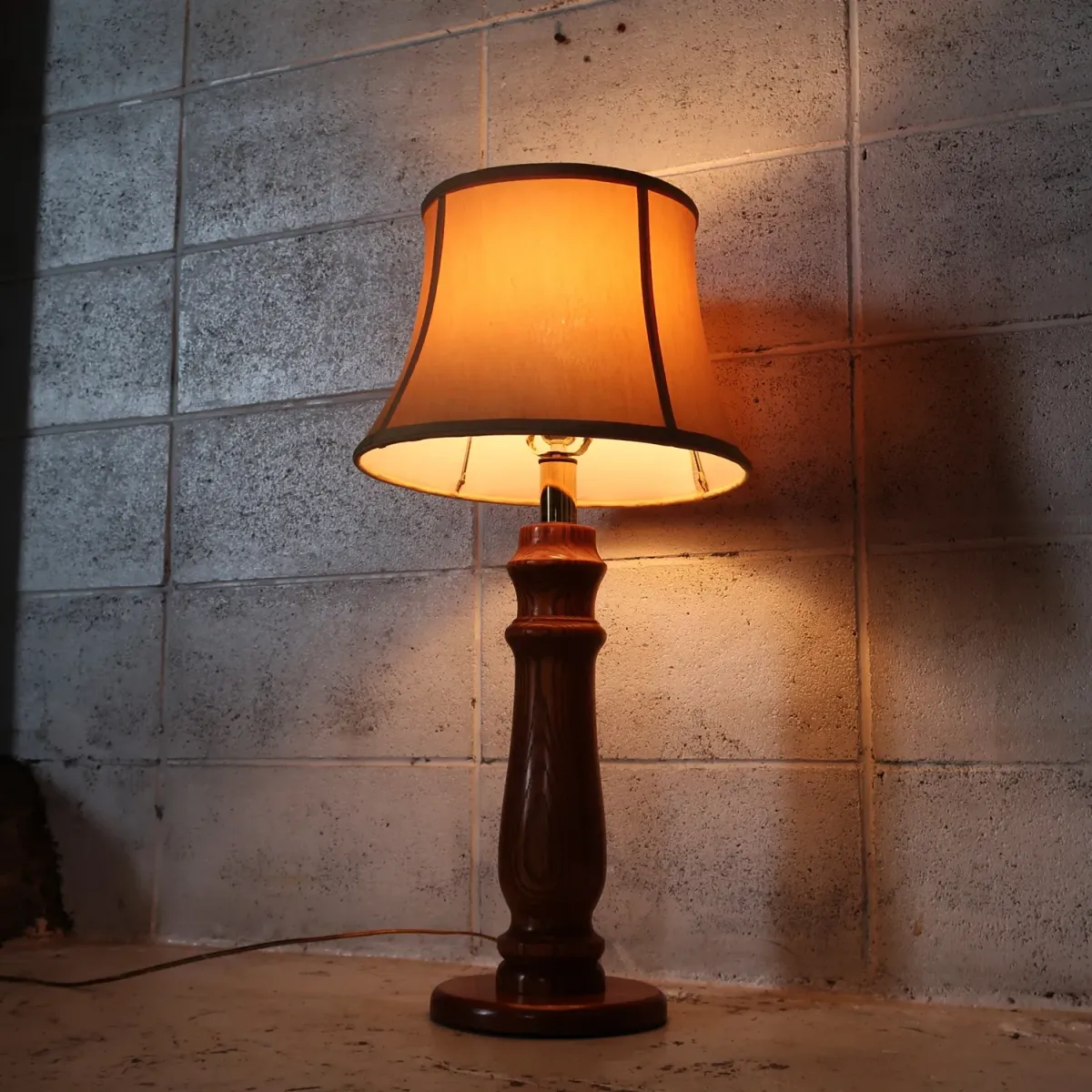 アンティーク ウッドベース テーブルランプ