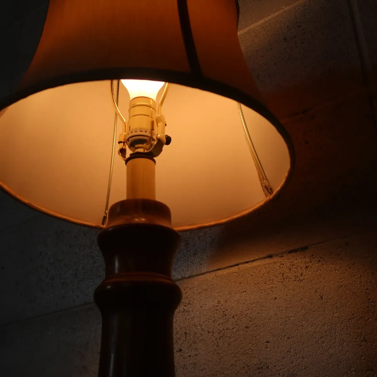 アンティーク ウッドベース テーブルランプ