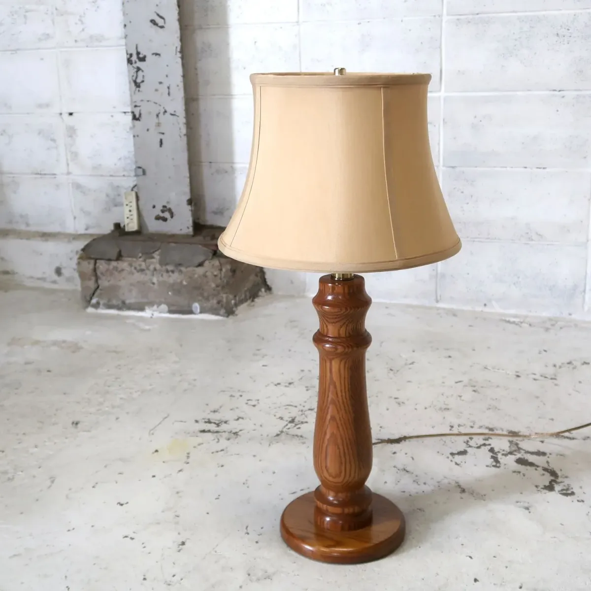 アンティーク ウッドベース テーブルランプ