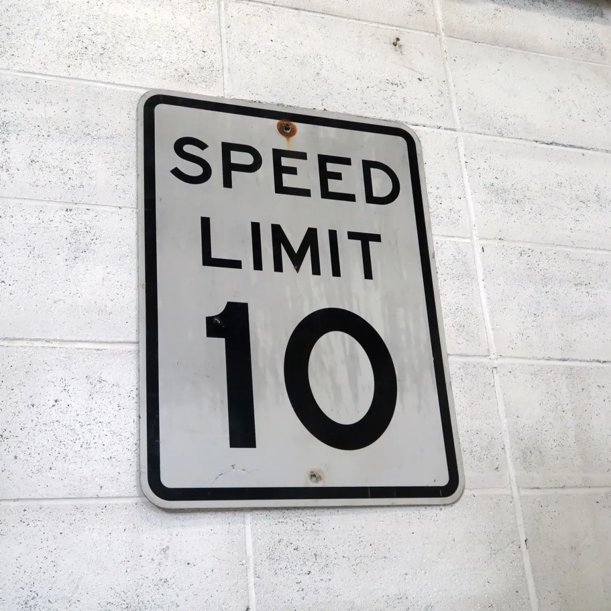 ロードサイン SPEED LIMIT 10