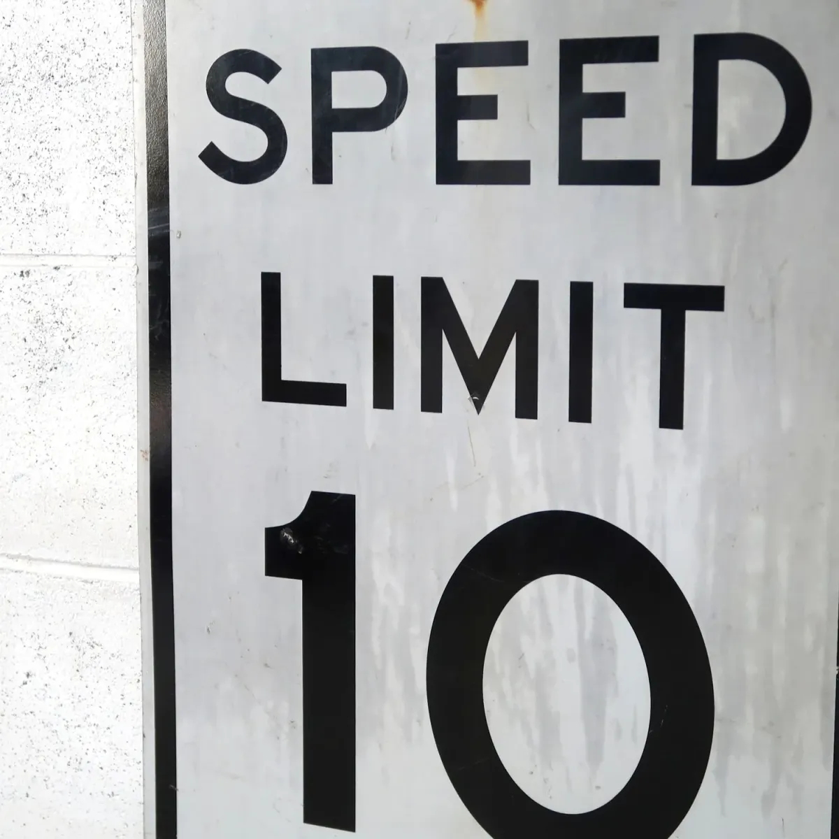 ロードサイン SPEED LIMIT 10