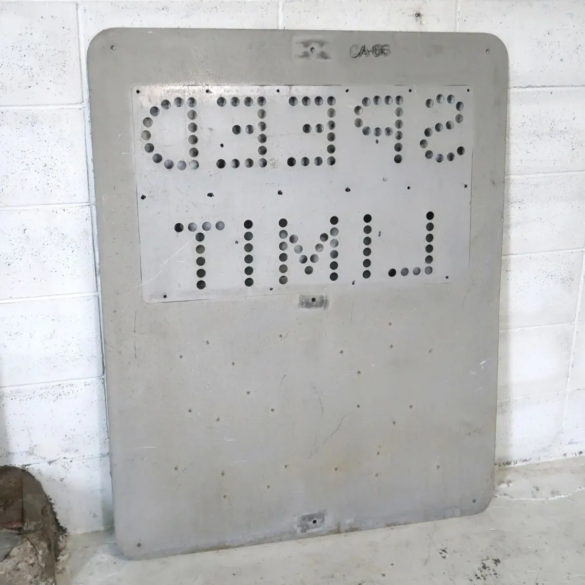 SPEED LIMIT 25 MILES 大型ロードサイン